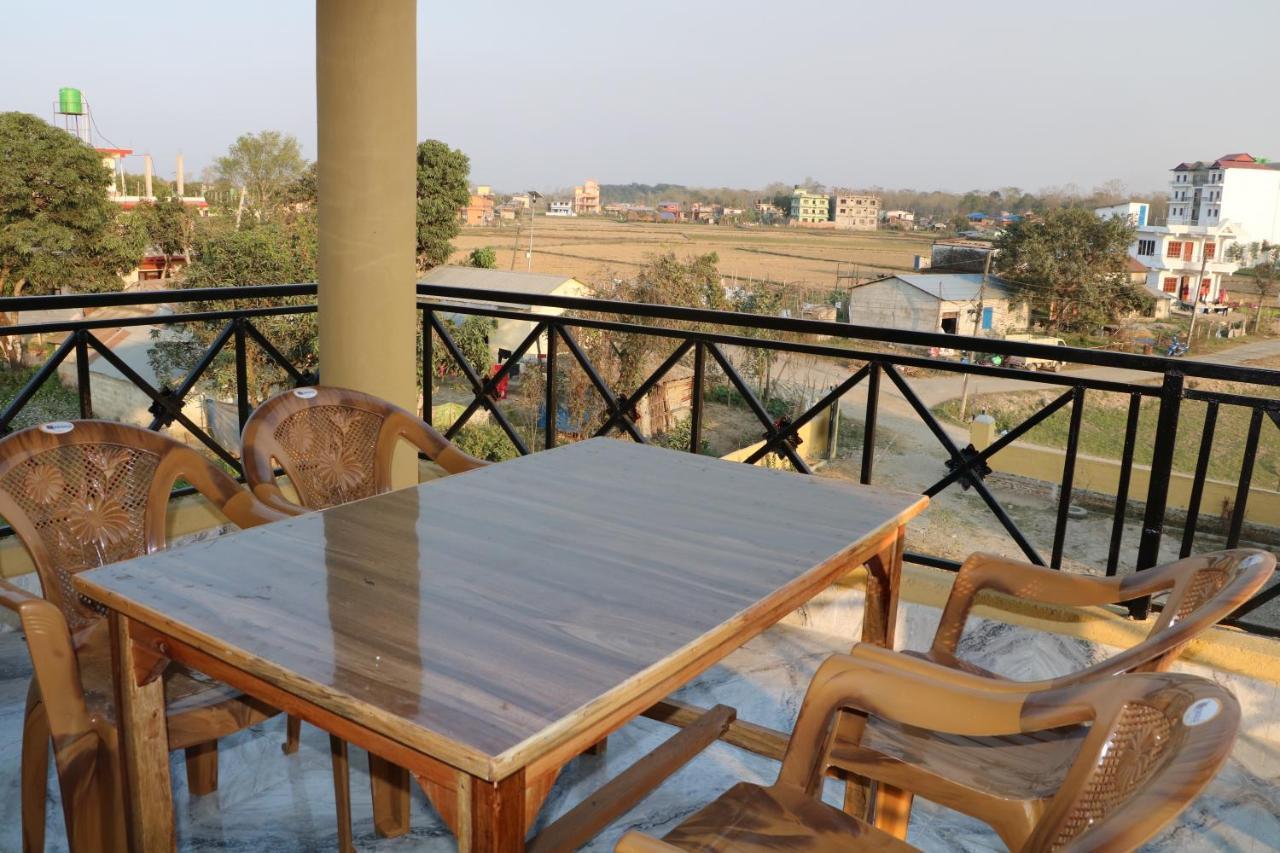 Hotel National Park Sauraha- Homely Stay And Peaceful Location With Jungle Safari Arrangements Eksteriør billede