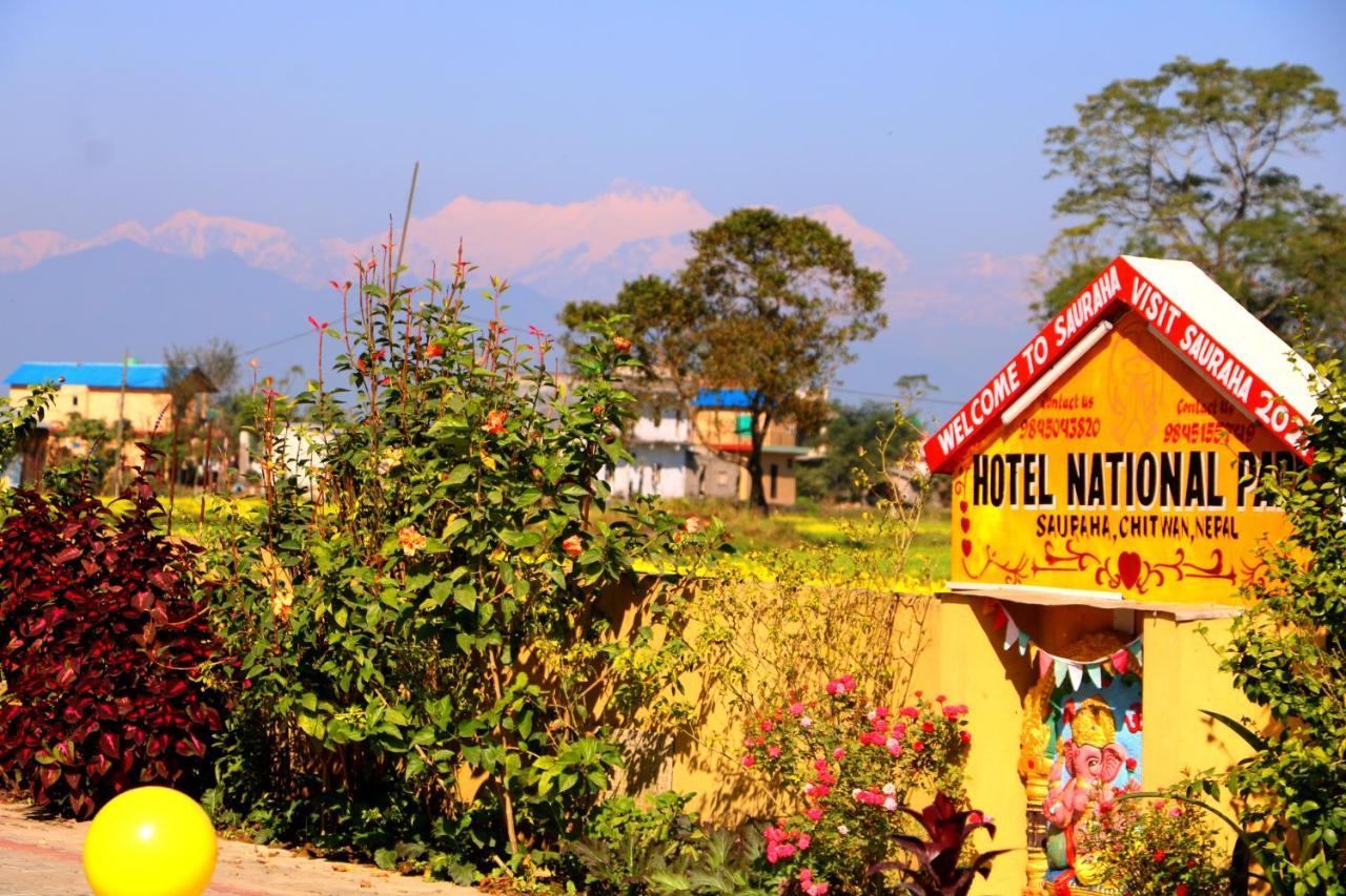 Hotel National Park Sauraha- Homely Stay And Peaceful Location With Jungle Safari Arrangements Eksteriør billede