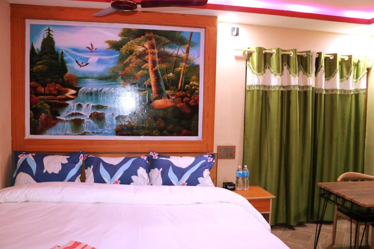 Hotel National Park Sauraha- Homely Stay And Peaceful Location With Jungle Safari Arrangements Eksteriør billede