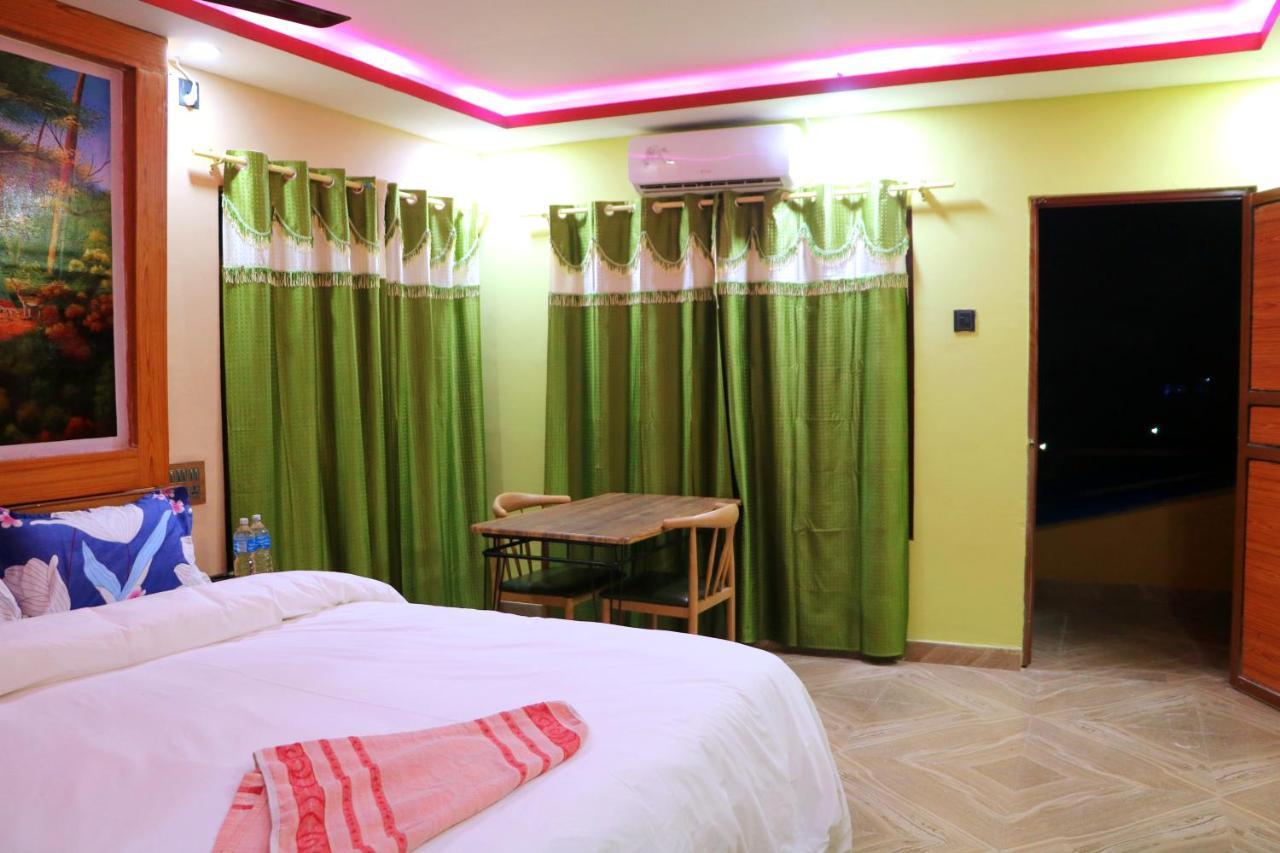 Hotel National Park Sauraha- Homely Stay And Peaceful Location With Jungle Safari Arrangements Eksteriør billede