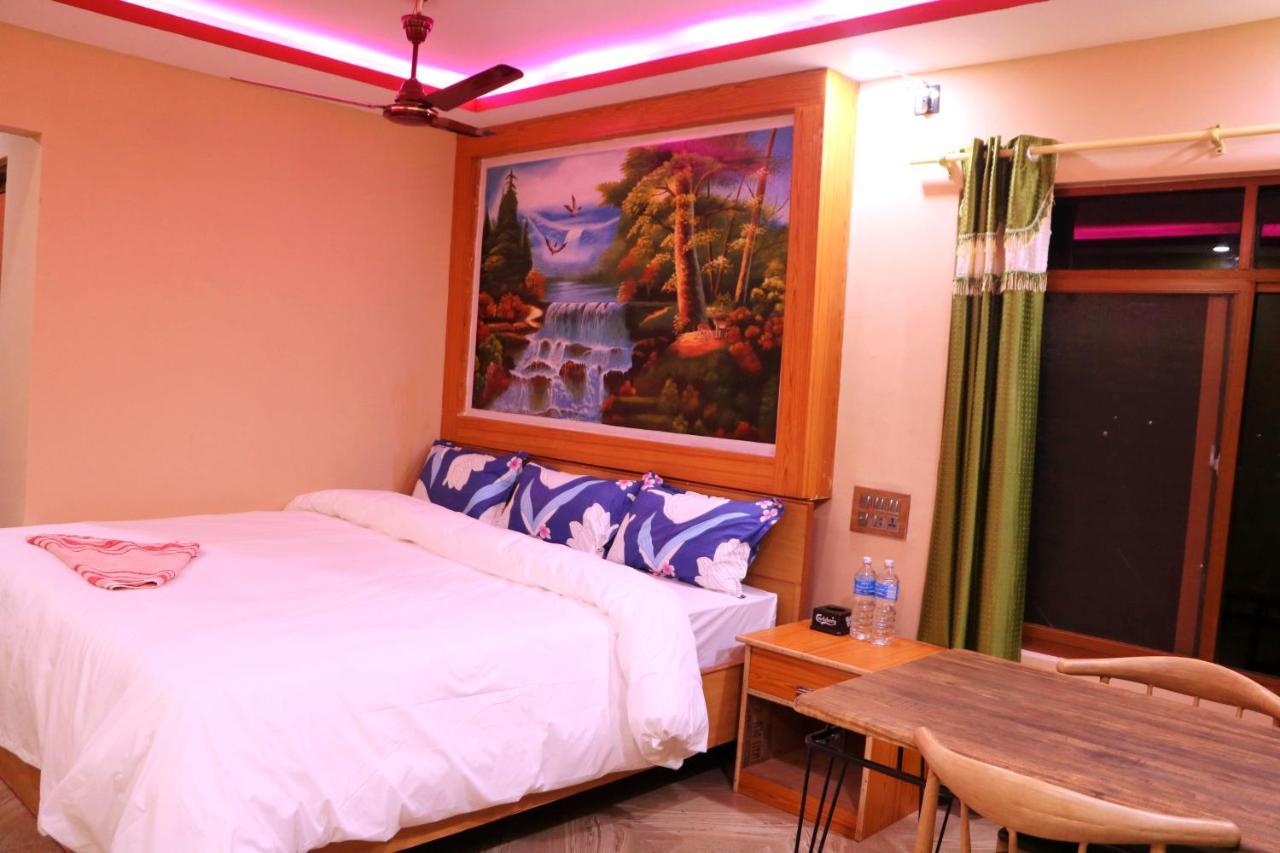 Hotel National Park Sauraha- Homely Stay And Peaceful Location With Jungle Safari Arrangements Eksteriør billede