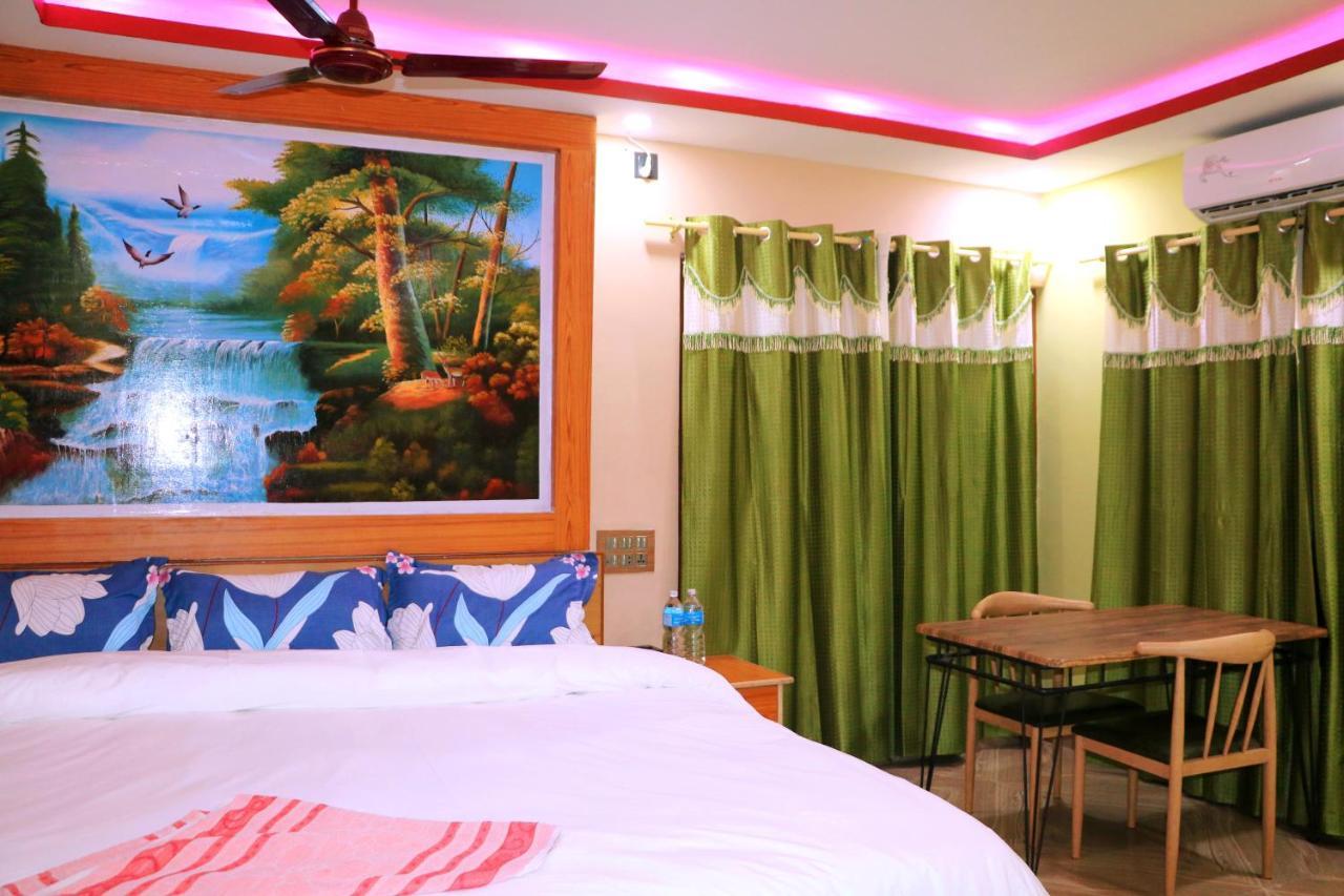 Hotel National Park Sauraha- Homely Stay And Peaceful Location With Jungle Safari Arrangements Eksteriør billede