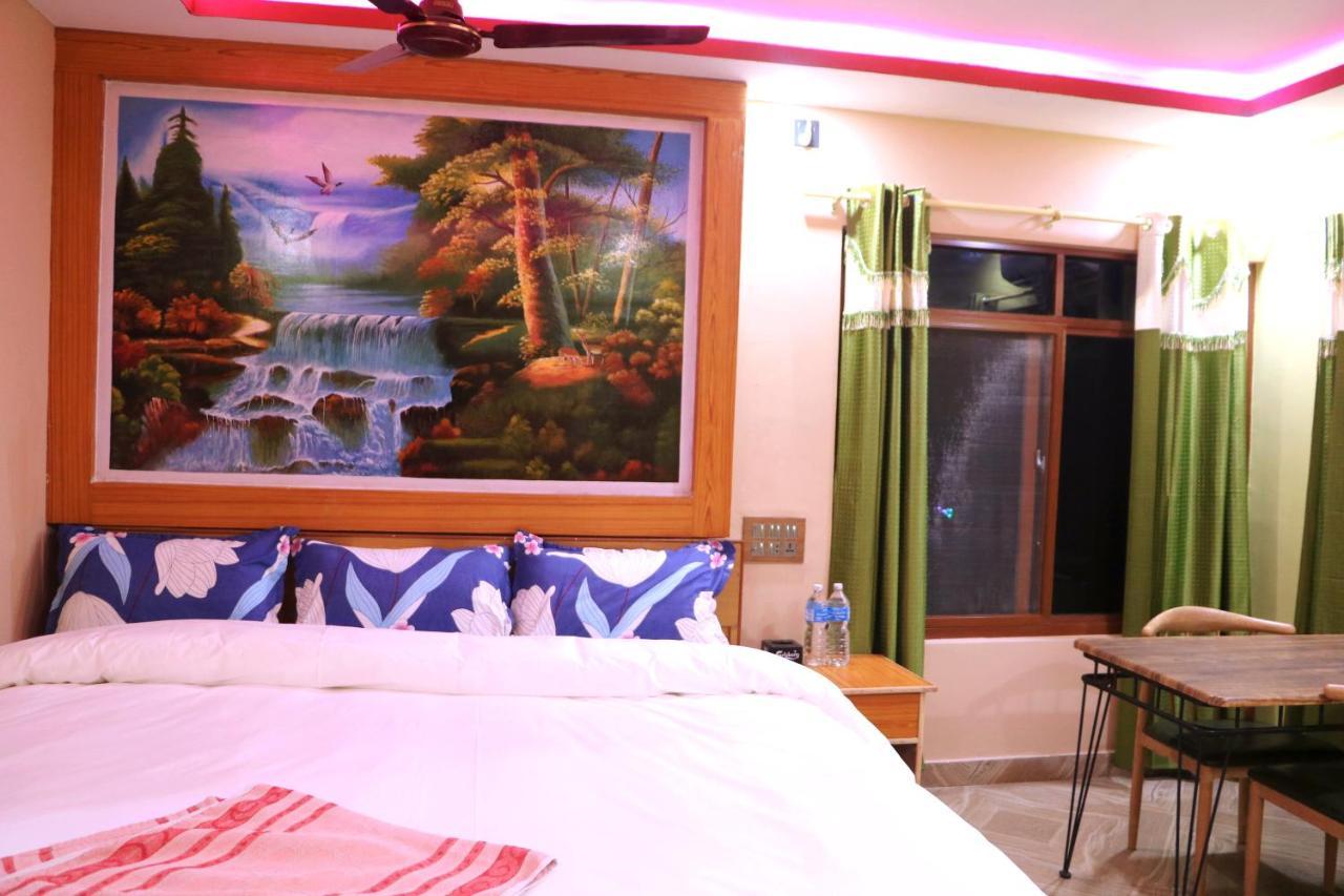 Hotel National Park Sauraha- Homely Stay And Peaceful Location With Jungle Safari Arrangements Eksteriør billede