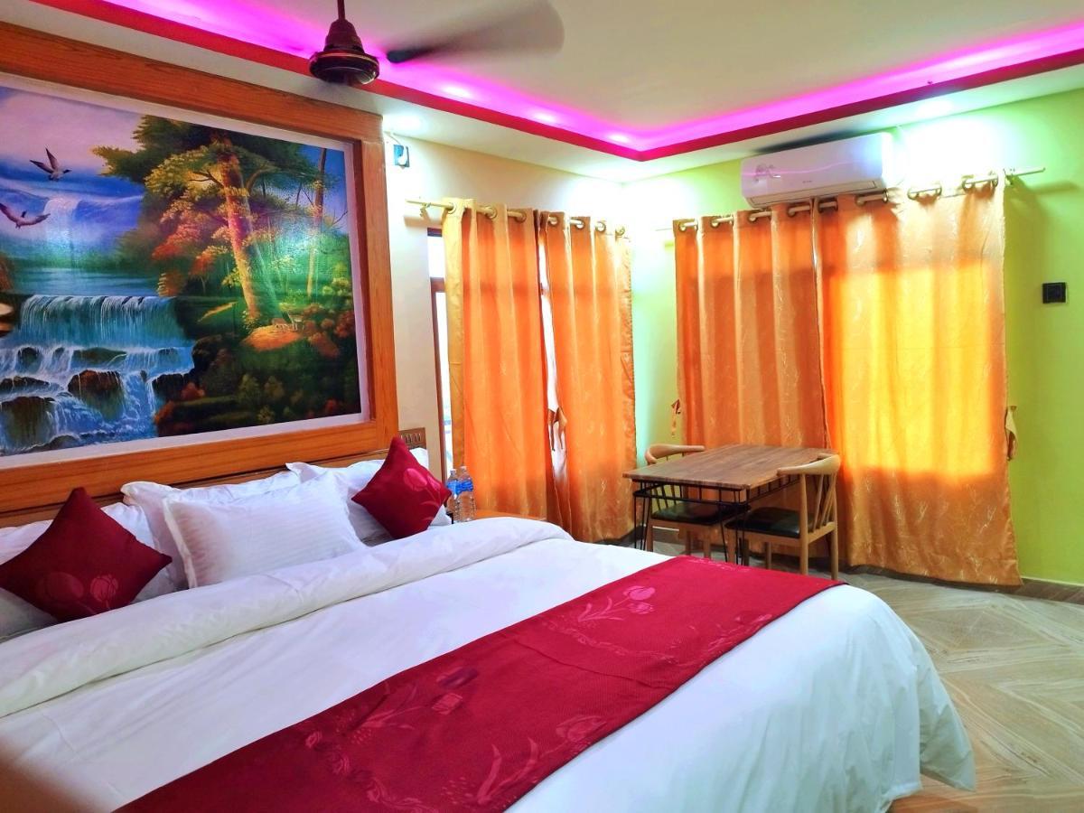 Hotel National Park Sauraha- Homely Stay And Peaceful Location With Jungle Safari Arrangements Eksteriør billede