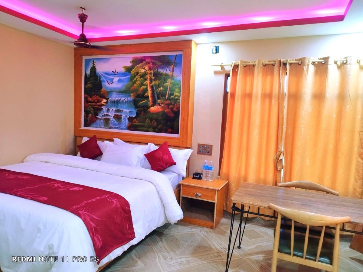 Hotel National Park Sauraha- Homely Stay And Peaceful Location With Jungle Safari Arrangements Eksteriør billede