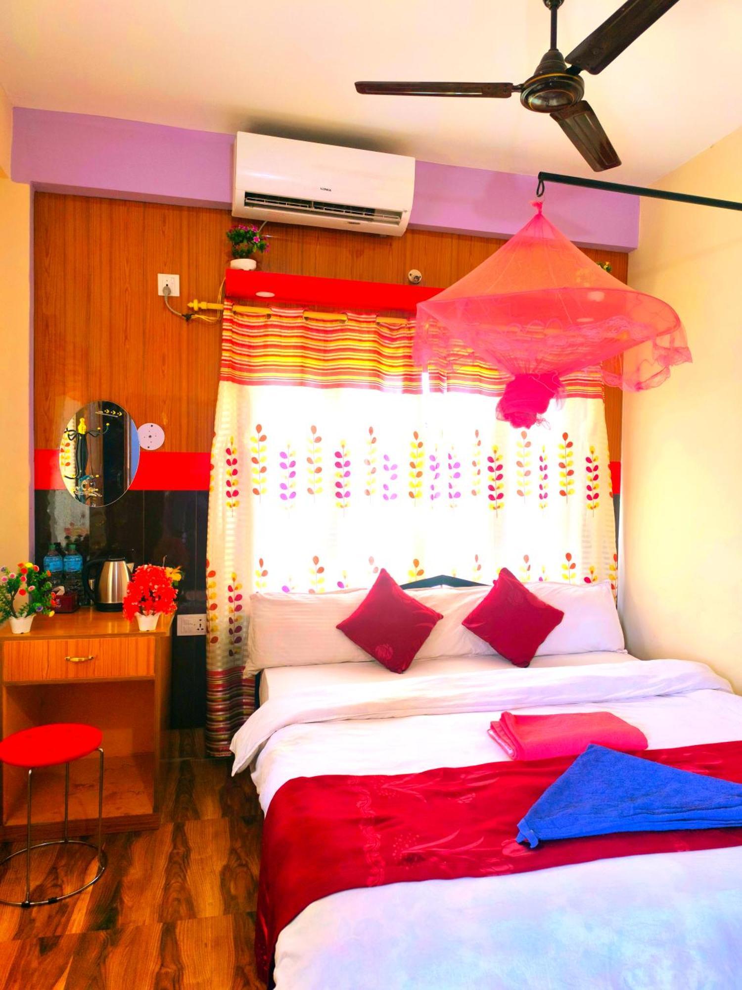Hotel National Park Sauraha- Homely Stay And Peaceful Location With Jungle Safari Arrangements Eksteriør billede