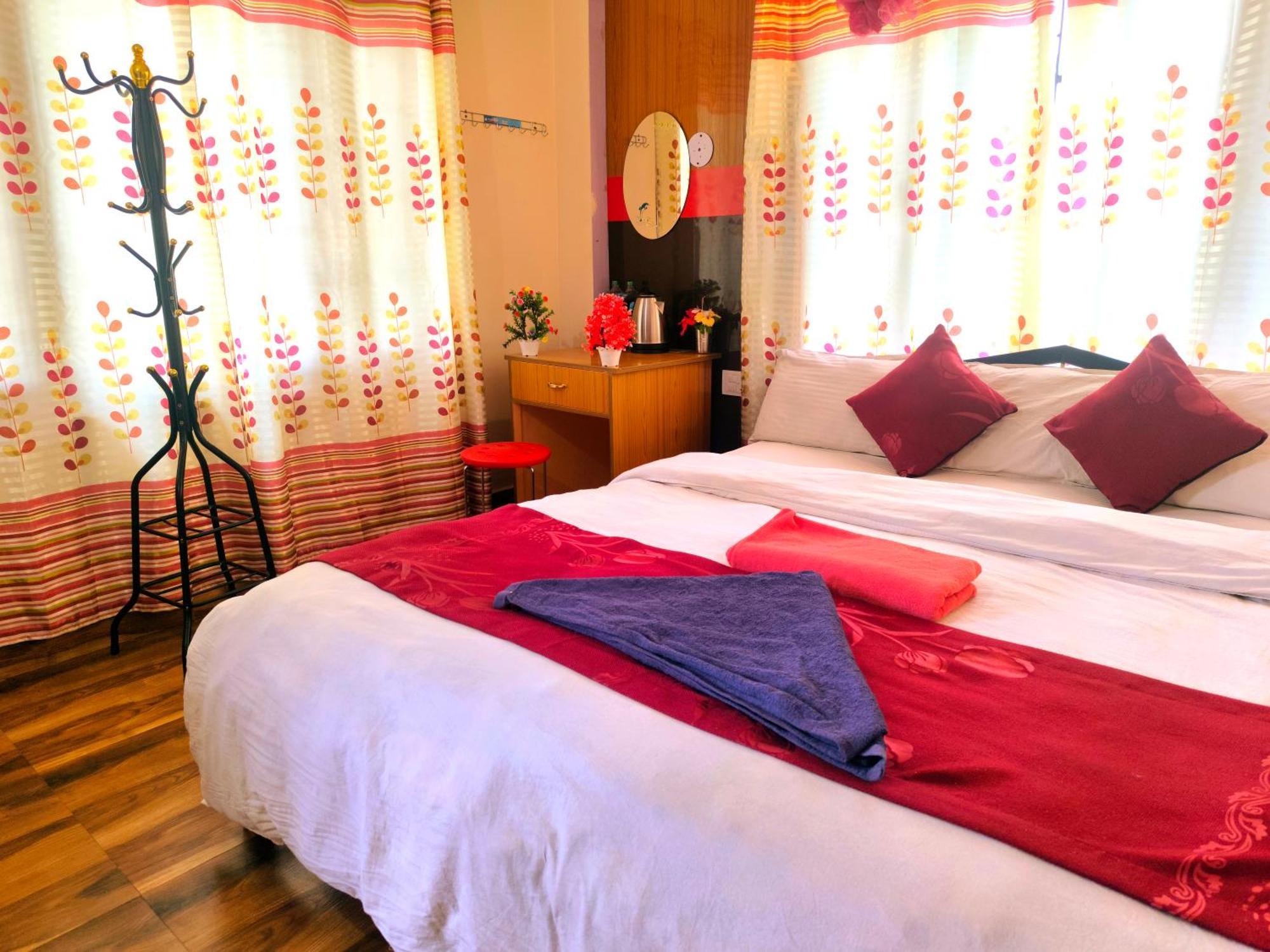 Hotel National Park Sauraha- Homely Stay And Peaceful Location With Jungle Safari Arrangements Eksteriør billede